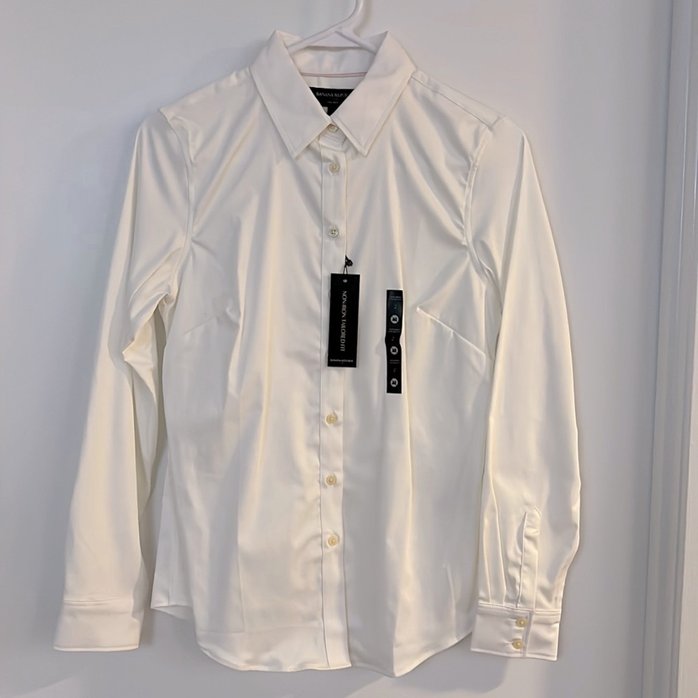 NWT BANANA REPUBLIC Non-Iron Tailored Fit Stretch button up top Size 2 White